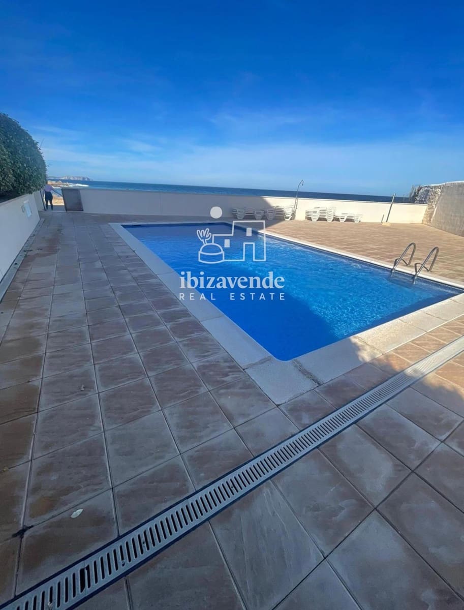 2 soveværelse Lejlighed til leje i Cala d'en Bou med swimmingpool - € 3.500 (Ref: 9570058)