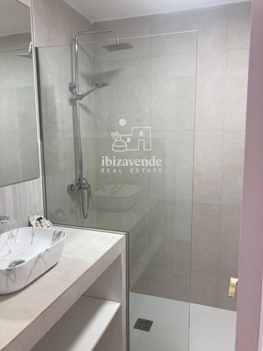 2 soveværelse Lejlighed til leje i Cala Tarida med swimmingpool garage - € 3.000 (Ref: 9570060)