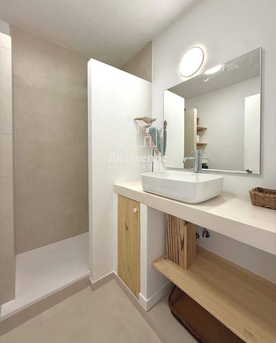 Appartement de 2 chambres à louer à Cala Tarida avec piscine garage - 3 000 € (Ref: 9570060)