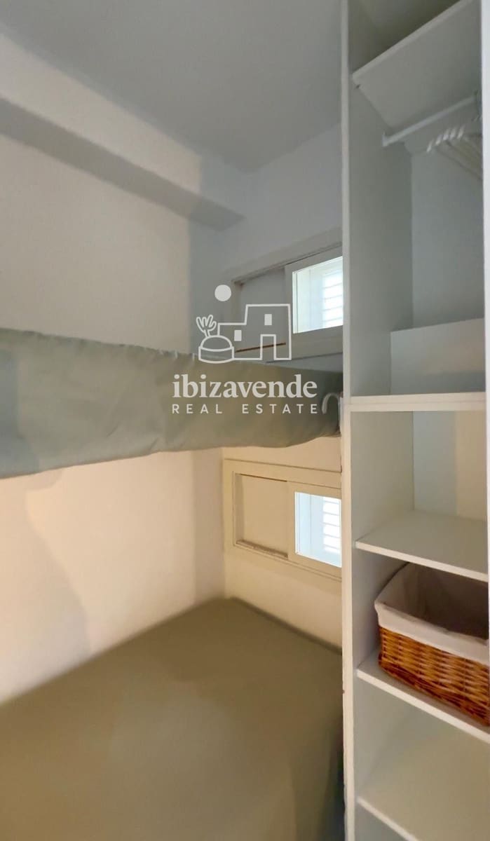 Appartement de 2 chambres à louer à Cala Tarida avec piscine garage - 3 000 € (Ref: 9570060)