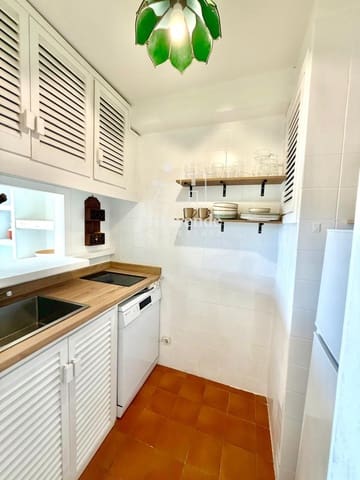 Appartement de 2 chambres à louer à Cala Tarida, San Jose / Sant Josep de Sa Talaia avec piscine garage - 3 000 € (Ref: 9570060)