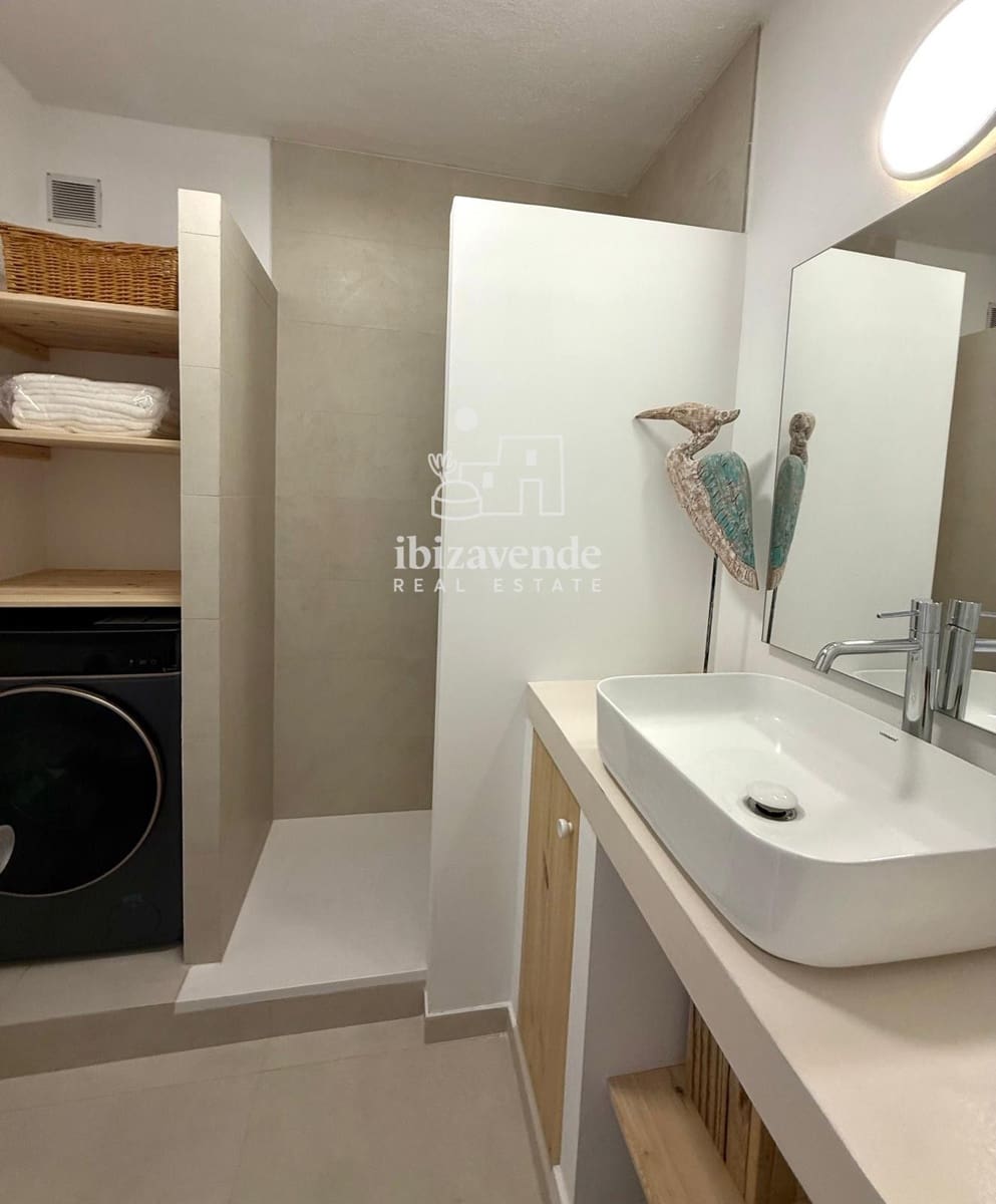 Appartement de 2 chambres à louer à Cala Tarida avec piscine garage - 3 000 € (Ref: 9570060)