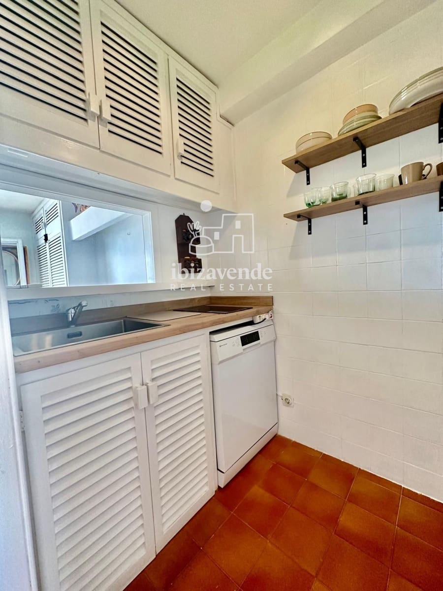 Appartement de 2 chambres à louer à Cala Tarida avec piscine garage - 3 000 € (Ref: 9570060)