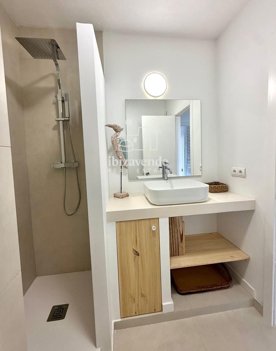 Appartement de 2 chambres à louer à Cala Tarida avec piscine garage - 3 000 € (Ref: 9570060)