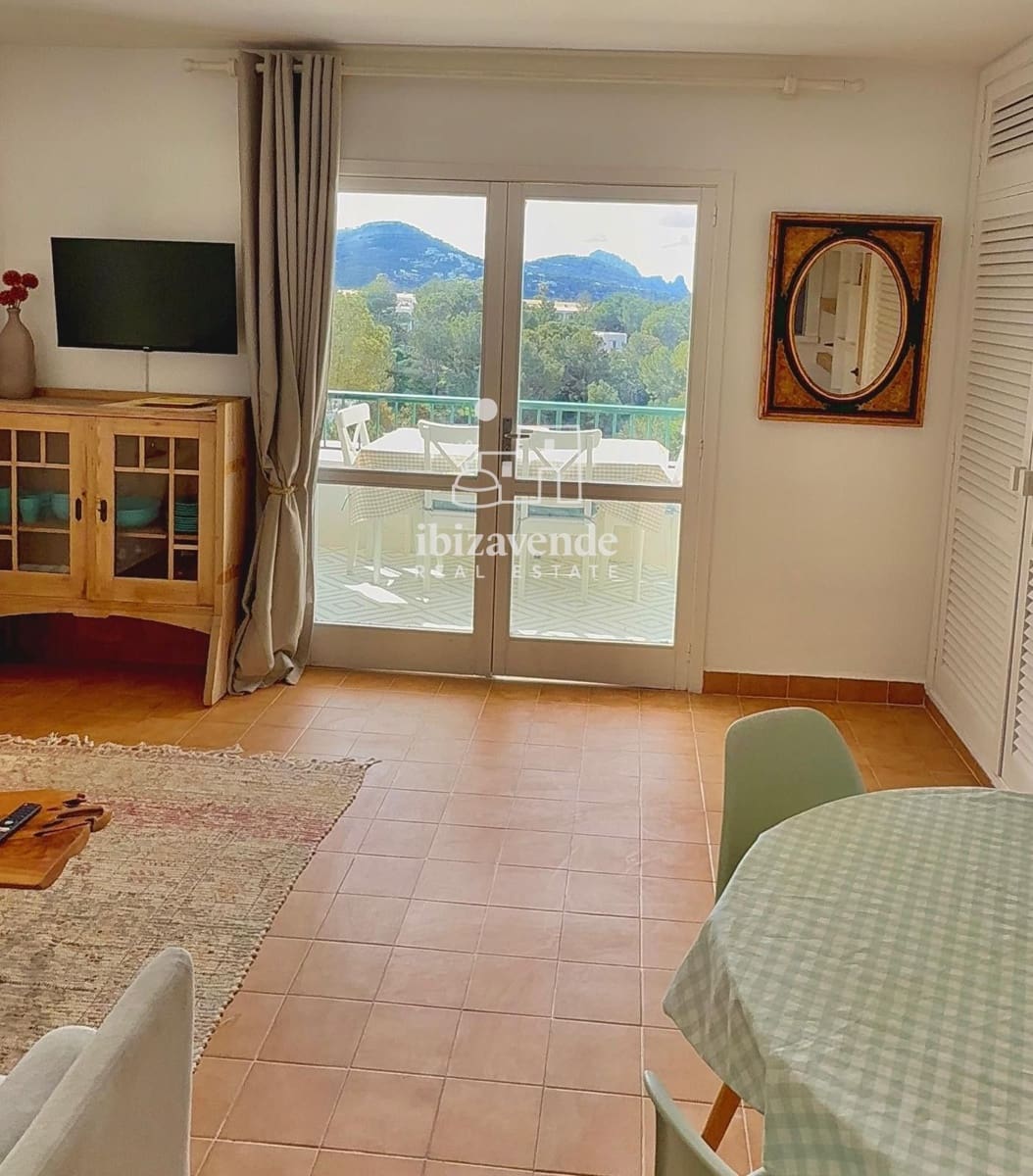 Appartement de 2 chambres à louer à Cala Tarida avec piscine garage - 3 000 € (Ref: 9570060)