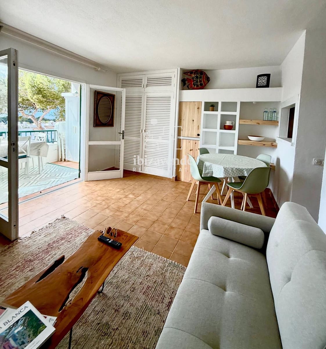 Appartement de 2 chambres à louer à Cala Tarida avec piscine garage - 3 000 € (Ref: 9570060)