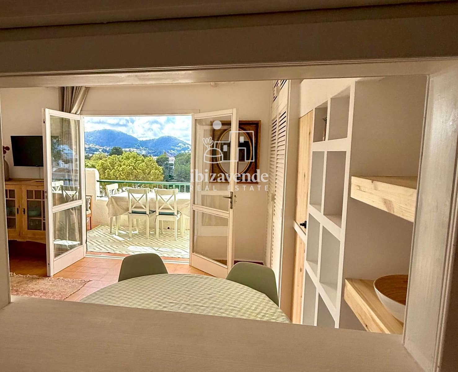 Appartement de 2 chambres à louer à Cala Tarida avec piscine garage - 3 000 € (Ref: 9570060)