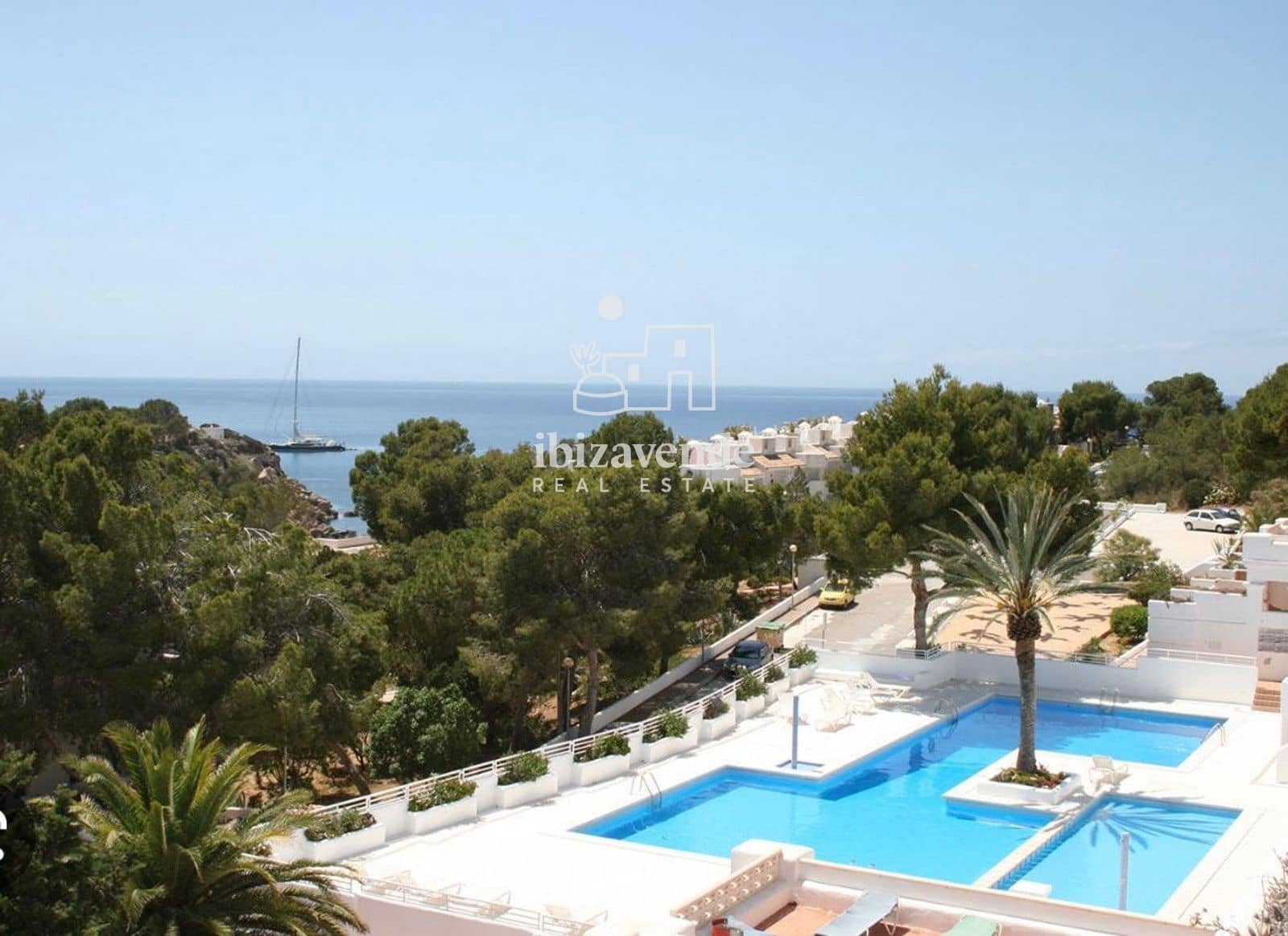 Appartement de 2 chambres à louer à Cala Tarida avec piscine garage - 3 000 € (Ref: 9570060)