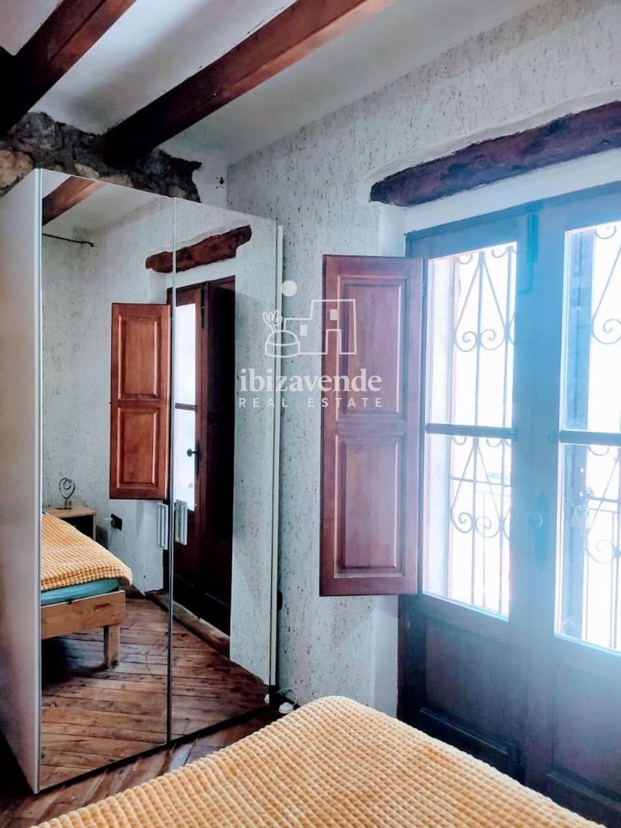 2 bedroom Flat for rent in Ibiza / Eivissa town - € 2,200 (Ref: 9570190)