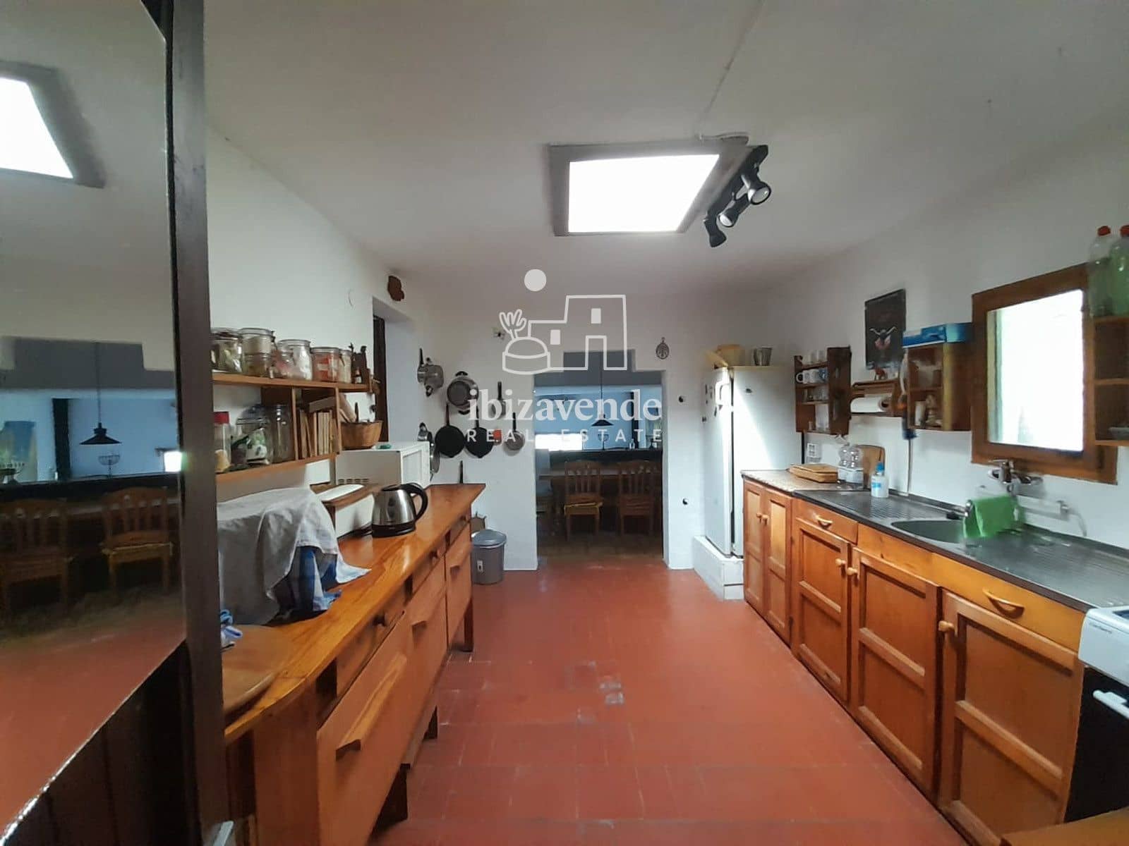 4 bedroom Villa for sale in Sant Agusti des Vedra - € 1,300,000 (Ref: 9585136)