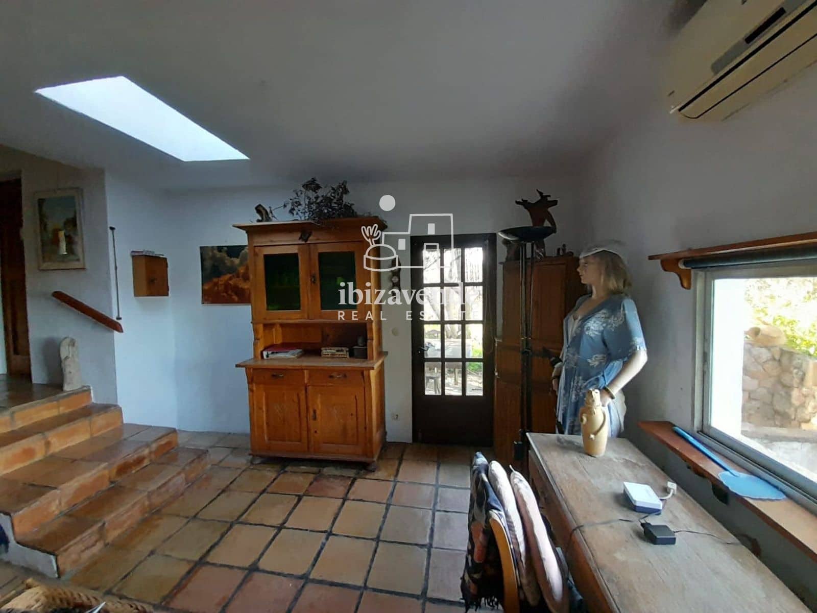 4 bedroom Villa for sale in Sant Agusti des Vedra - € 1,300,000 (Ref: 9585136)