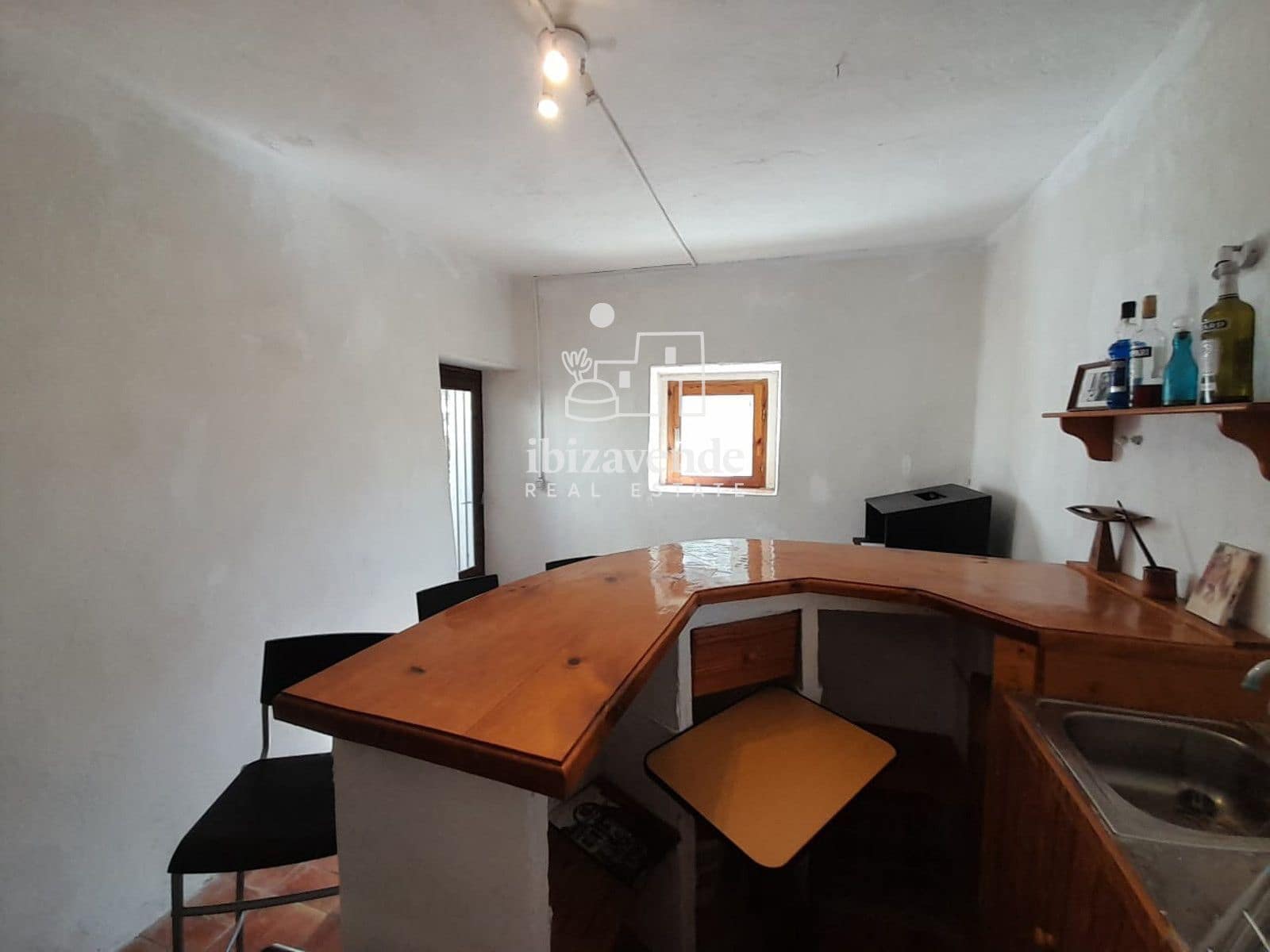 4 bedroom Villa for sale in Sant Agusti des Vedra - € 1,300,000 (Ref: 9585136)