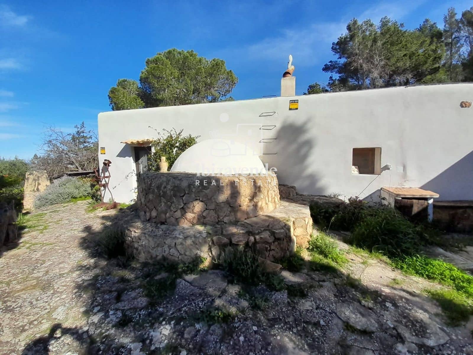4 bedroom Villa for sale in Sant Agusti des Vedra - € 1,300,000 (Ref: 9585136)