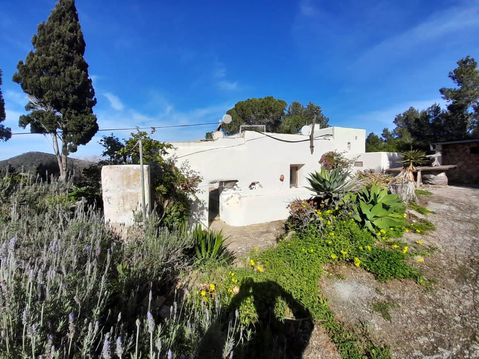 4 bedroom Villa for sale in Sant Agusti des Vedra - € 1,300,000 (Ref: 9585136)