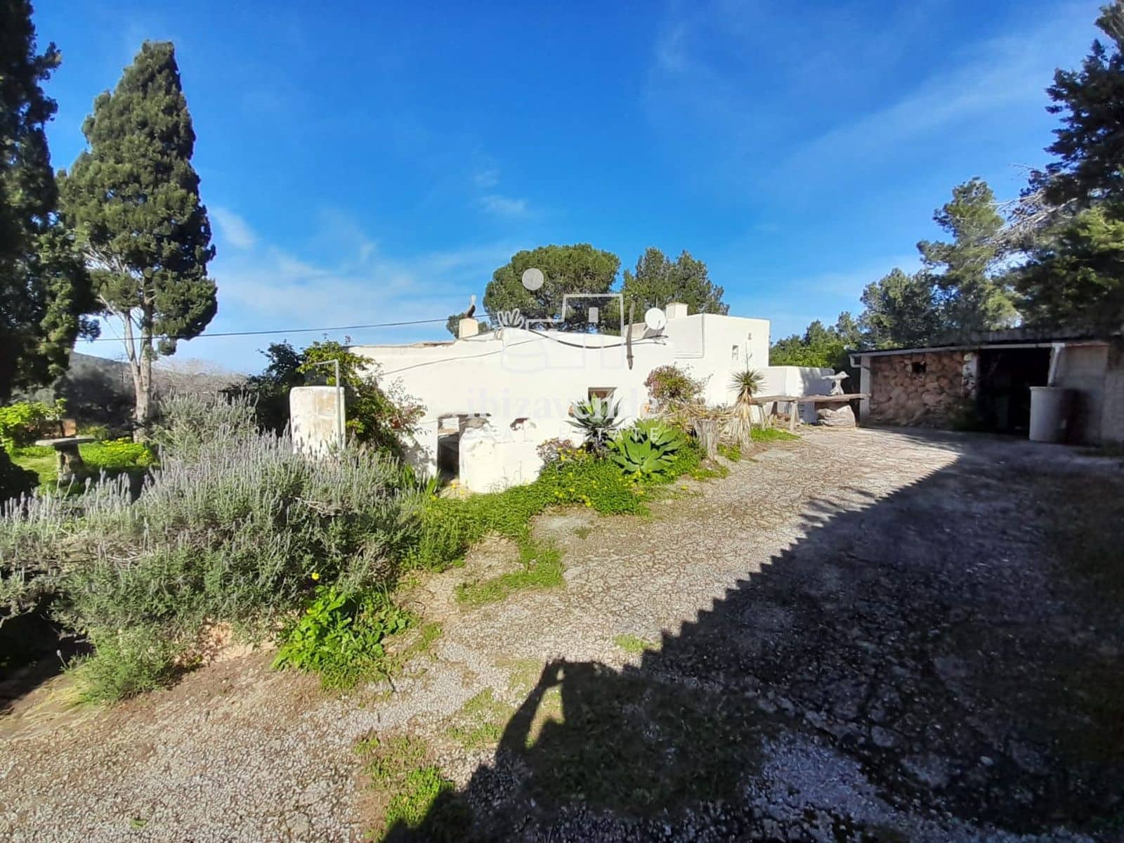 4 bedroom Villa for sale in Sant Agusti des Vedra - € 1,300,000 (Ref: 9585136)