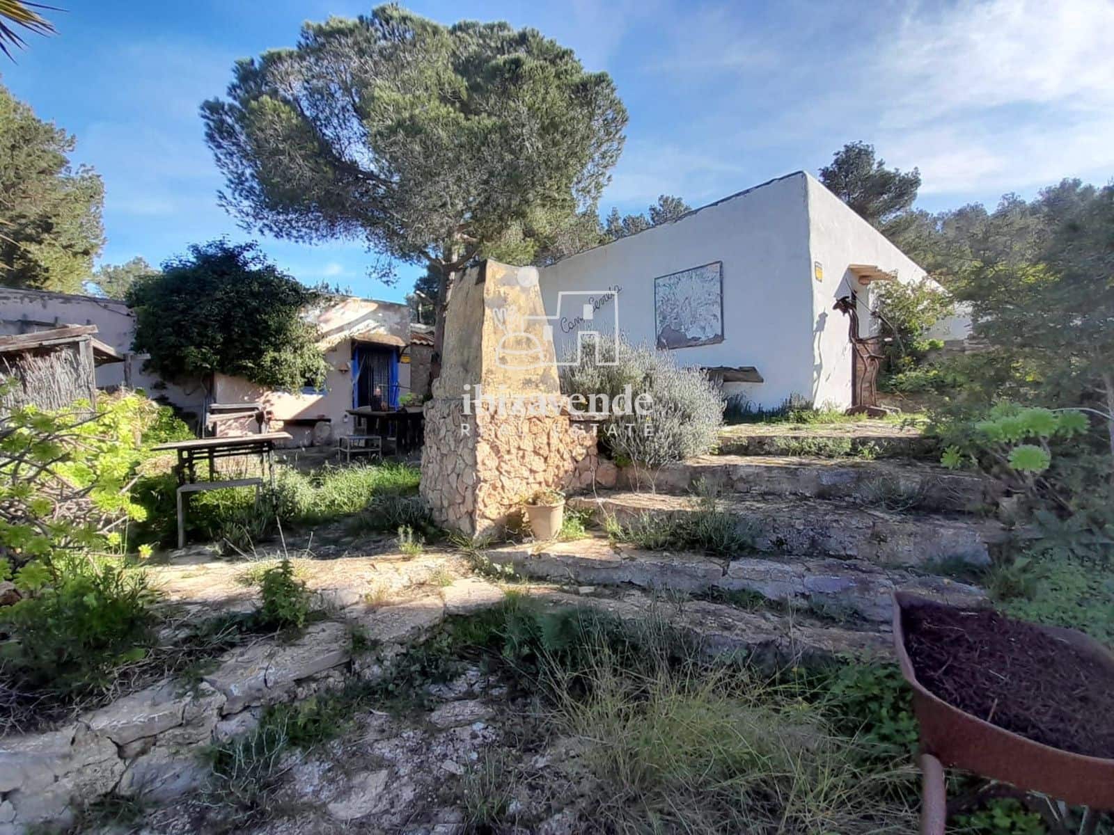 4 bedroom Villa for sale in Sant Agusti des Vedra - € 1,300,000 (Ref: 9585136)