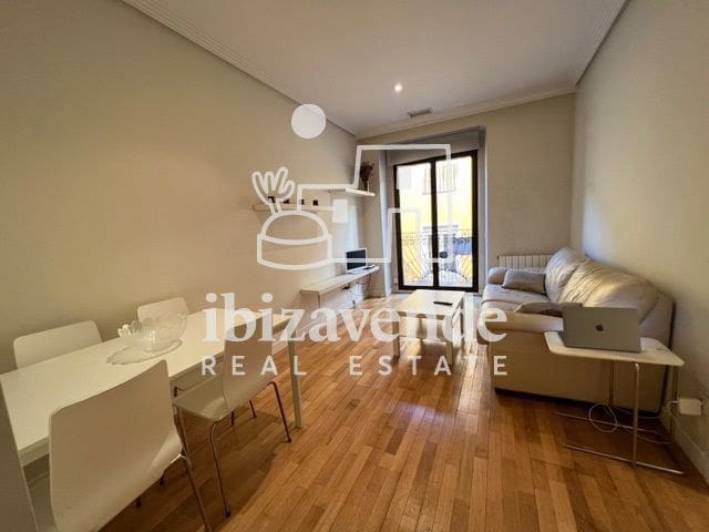 1 sovrum Lägenhet att hyra i Madrid stad - 2 500 € (Ref: 9618594)