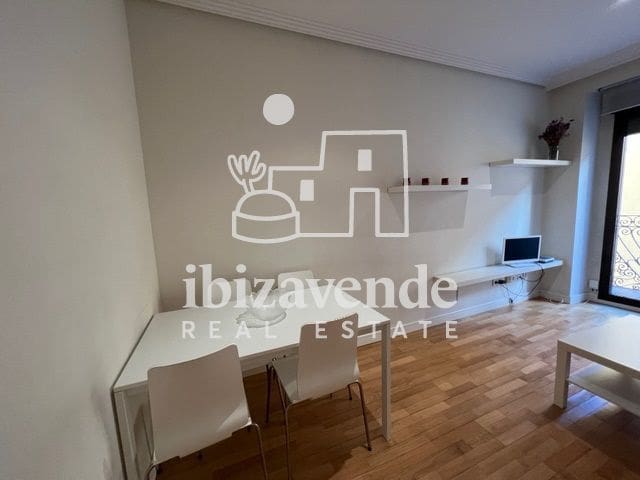 1 sovrum Lägenhet att hyra i Madrid stad - 2 500 € (Ref: 9618594)
