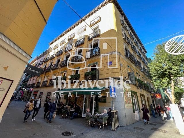 1 sovrum Lägenhet att hyra i Madrid stad - 2 500 € (Ref: 9618594)