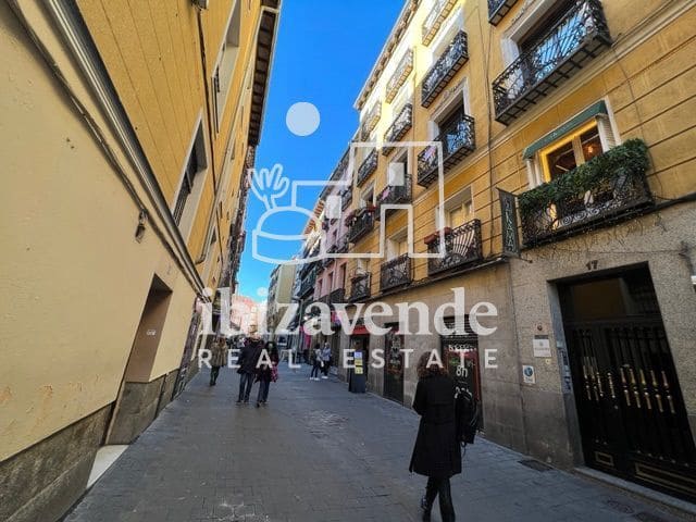 1 sovrum Lägenhet att hyra i Madrid stad - 2 500 € (Ref: 9618594)