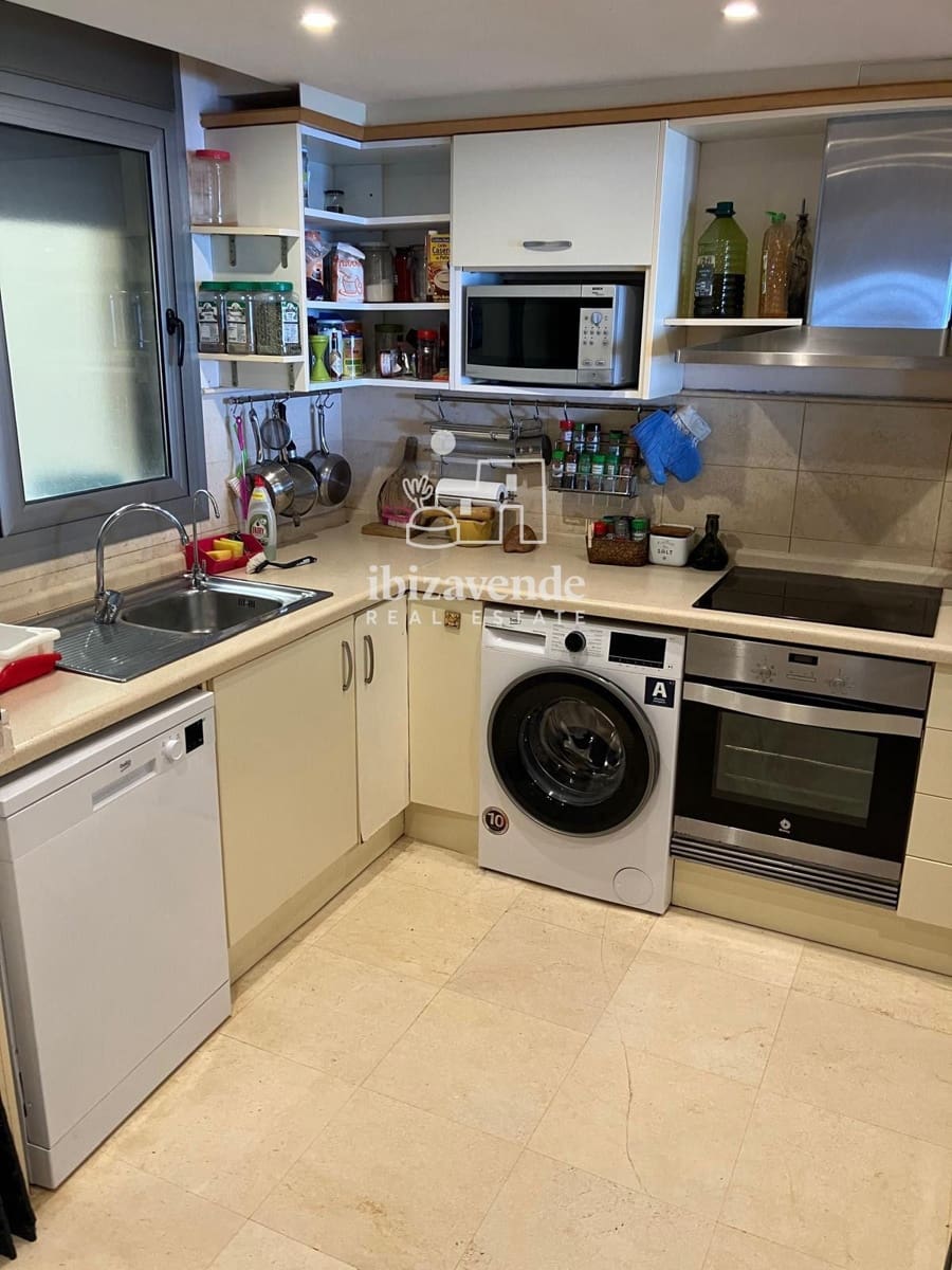 3 slaapkamer Flat te huur in Cala Gracio met zwembad garage - € 5.500 (Ref: 9632864)