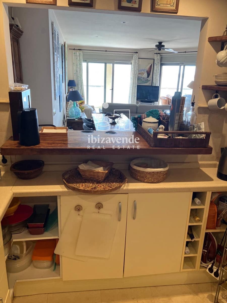 3 slaapkamer Flat te huur in Cala Gracio met zwembad garage - € 5.500 (Ref: 9632864)