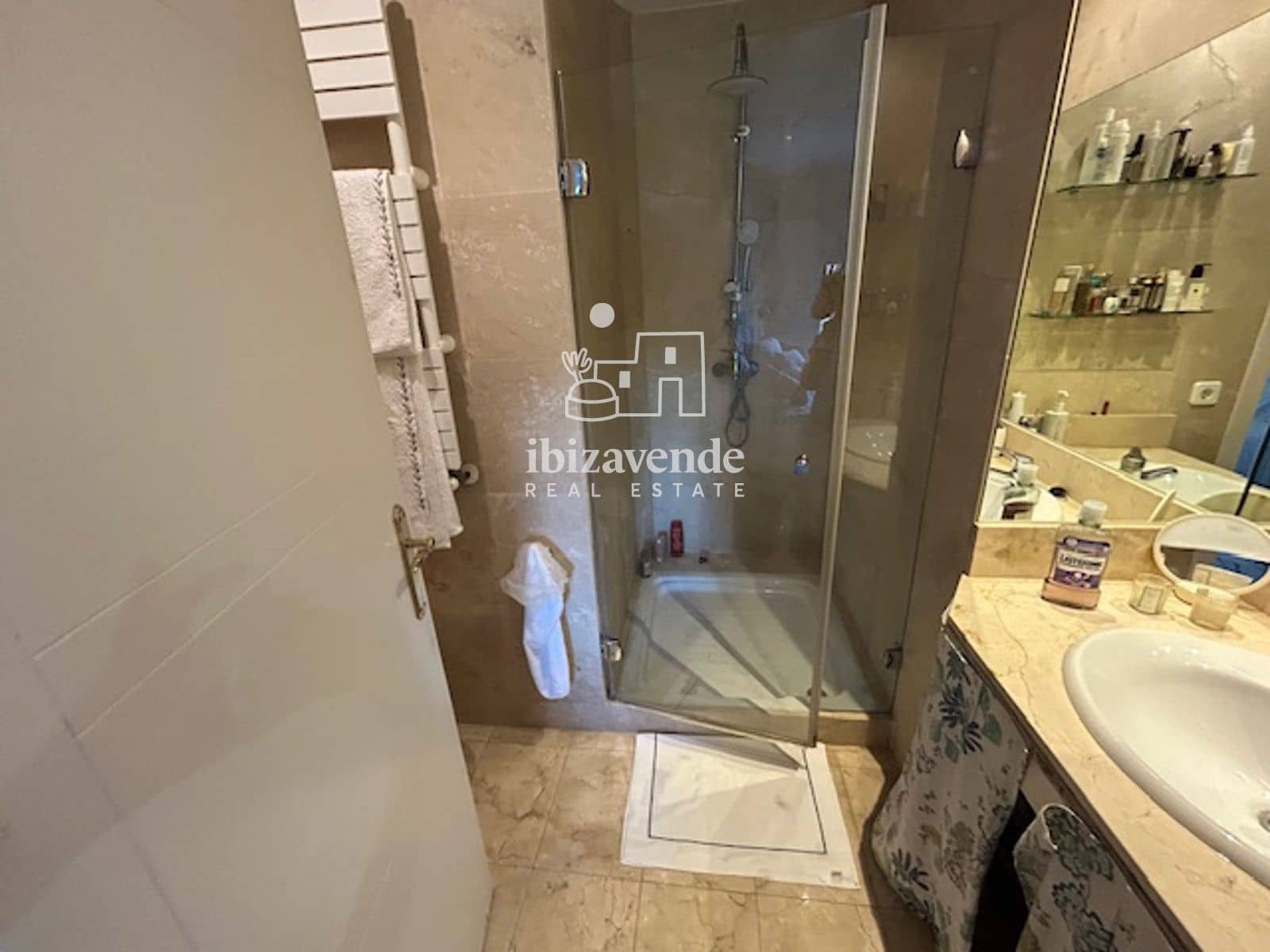 3 quarto Casa em Banda para arrendar em Roca Llisa com piscina garagem - 6 500 € (Ref: 9652862)