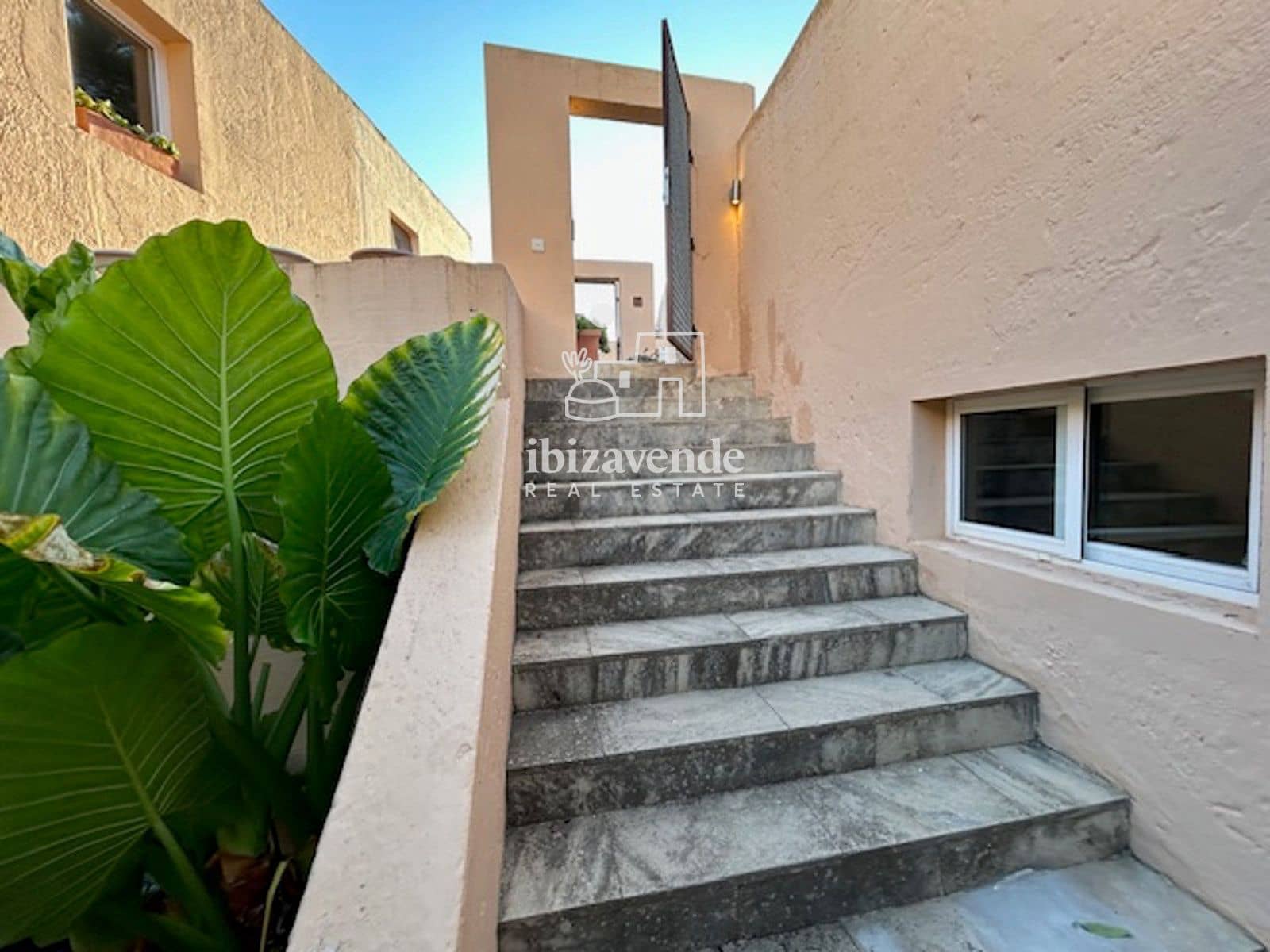 3 quarto Casa em Banda para arrendar em Roca Llisa com piscina garagem - 6 500 € (Ref: 9652862)