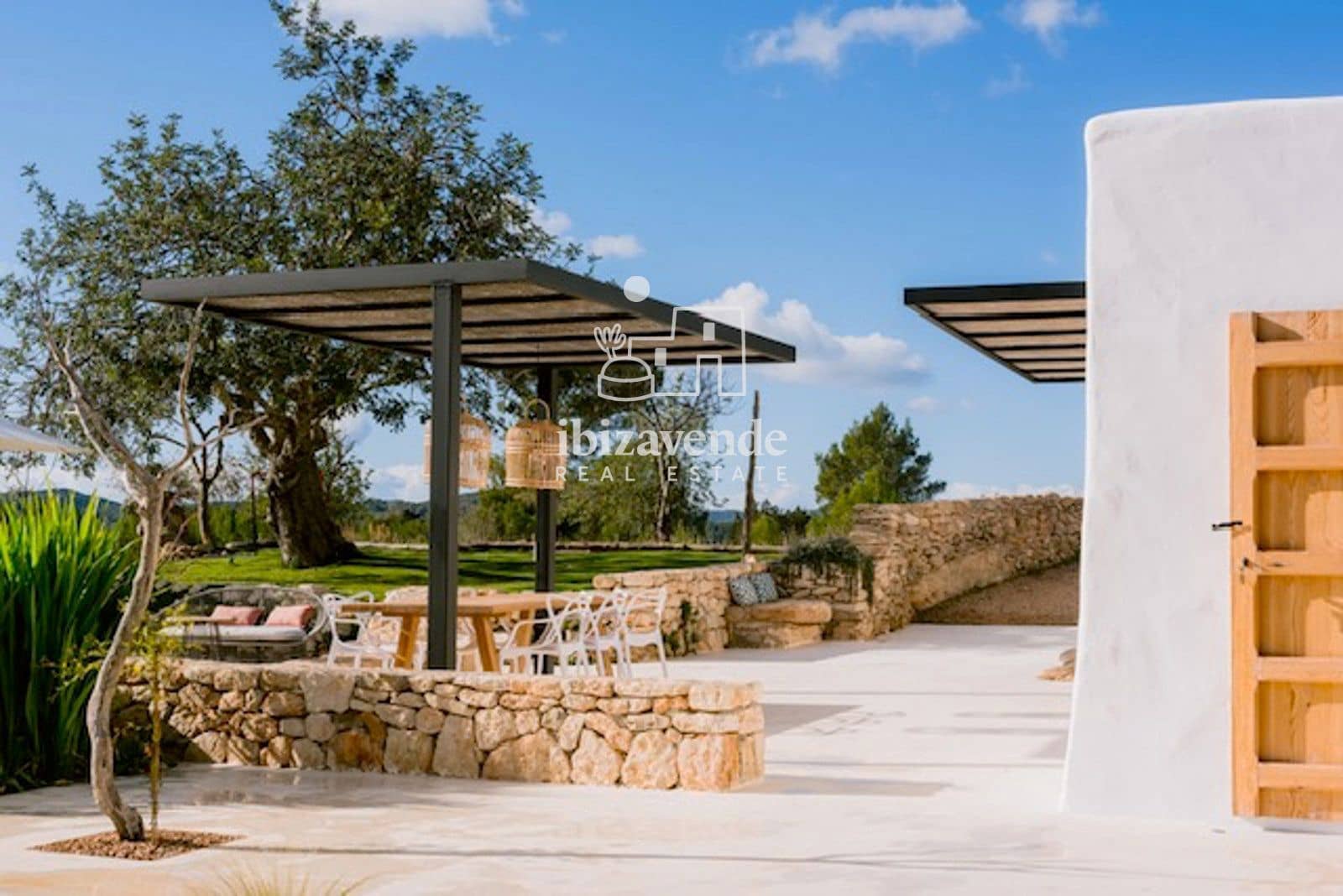 3 sypialnia Willa do wynajęcia w Sant Joan de Labritja z basenem garażem - 11 700 € (Ref: 9652863)