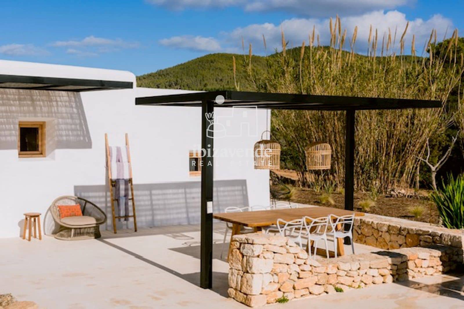 3 sypialnia Willa do wynajęcia w Sant Joan de Labritja z basenem garażem - 11 700 € (Ref: 9652863)