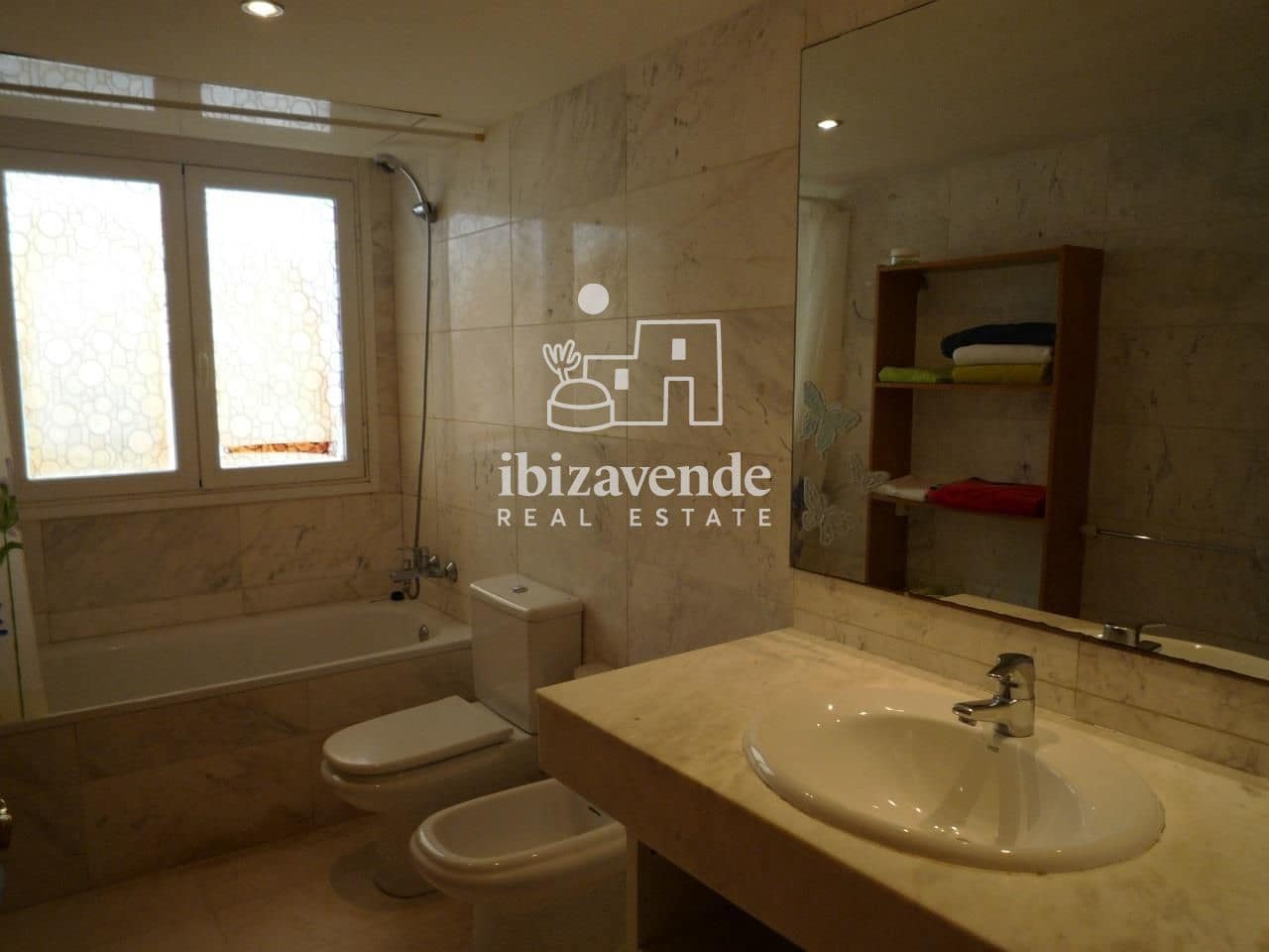 Appartement de 1 chambre à louer à Cala d'en Bou avec piscine - 3 000 € (Ref: 9679278)