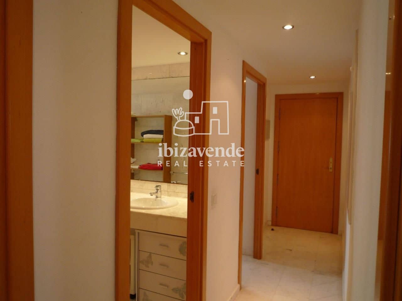 Appartement de 1 chambre à louer à Cala d'en Bou avec piscine - 3 000 € (Ref: 9679278)