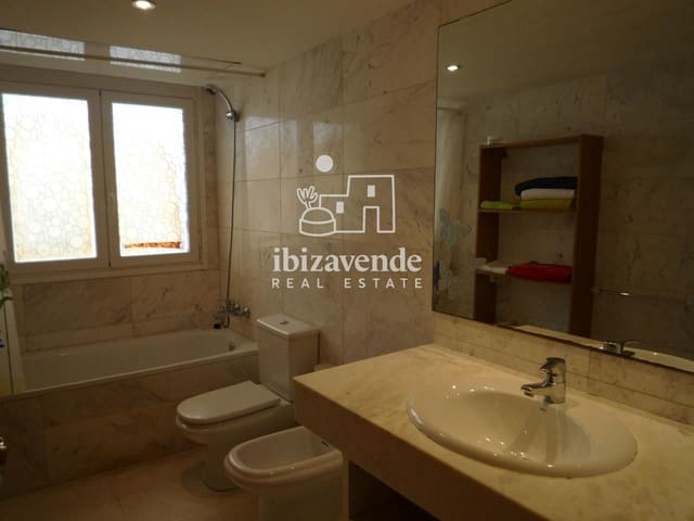 Appartement de 1 chambre à louer à Cala d'en Bou, San Jose / Sant Josep de Sa Talaia avec piscine - 3 000 € (Ref: 9679278)