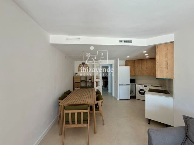 Appartement de 1 chambre à louer à Cala d'en Bou, San Jose / Sant Josep de Sa Talaia avec piscine - 2 500 € (Ref: 9679278)