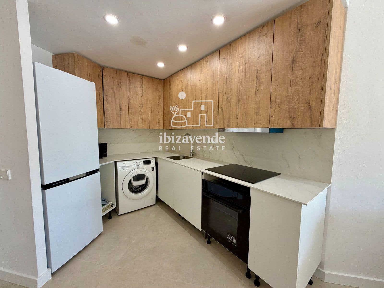 1 soveværelse Lejlighed til leje i Cala d'en Bou med swimmingpool - € 1.000 (Ref: 9679278)