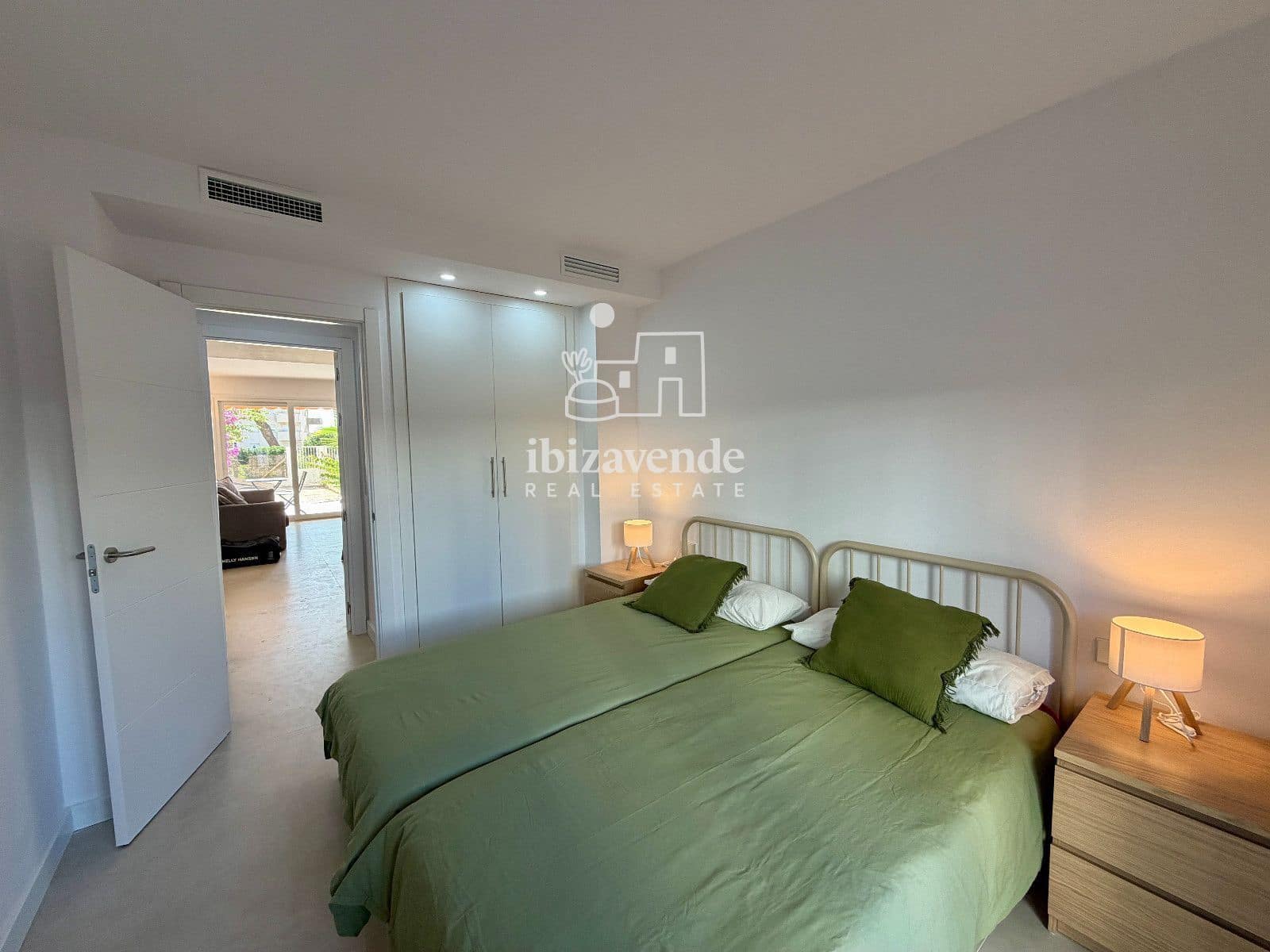 1 soveværelse Lejlighed til leje i Cala d'en Bou med swimmingpool - € 1.000 (Ref: 9679278)