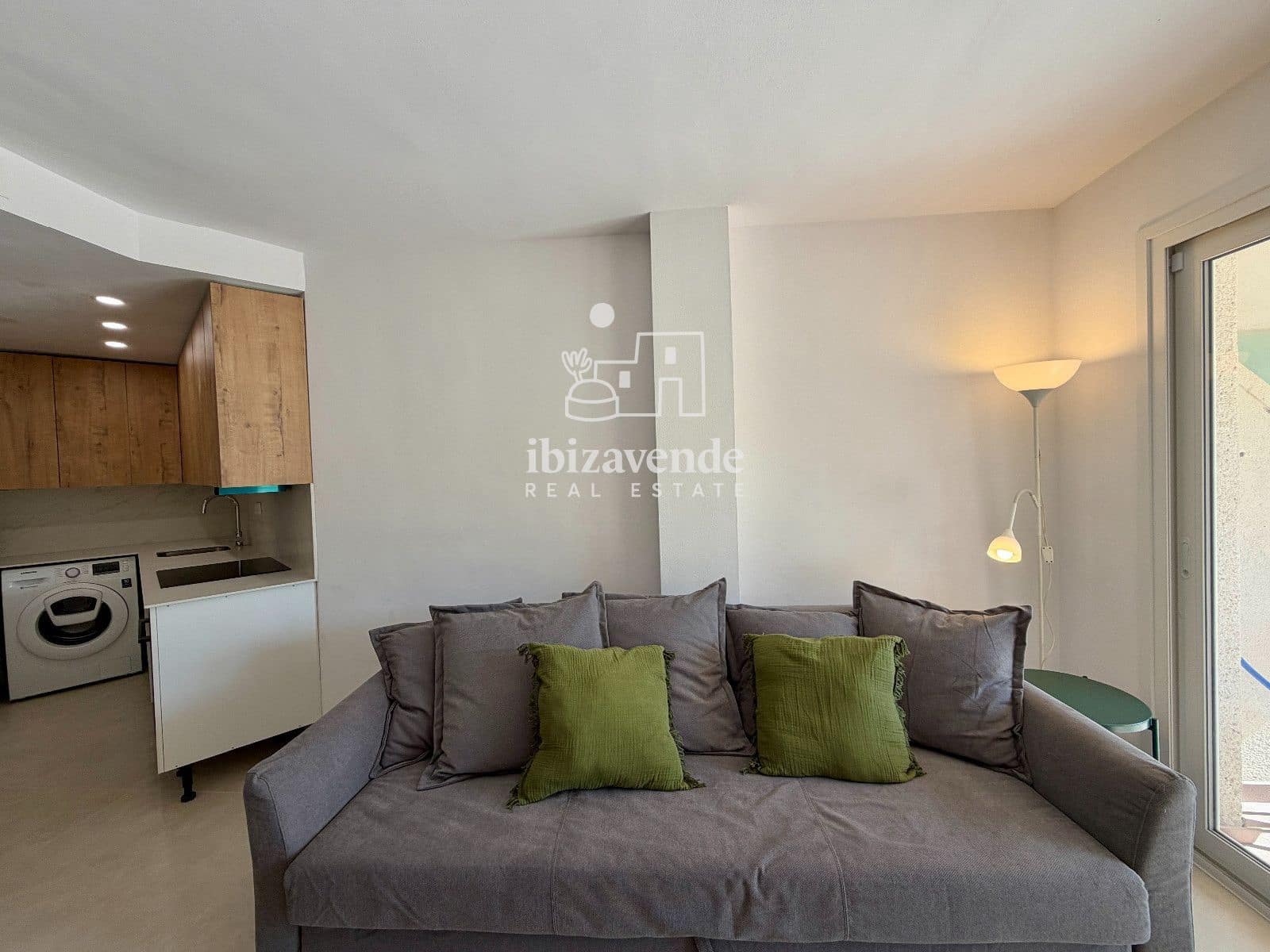 1 soveværelse Lejlighed til leje i Cala d'en Bou med swimmingpool - € 1.000 (Ref: 9679278)