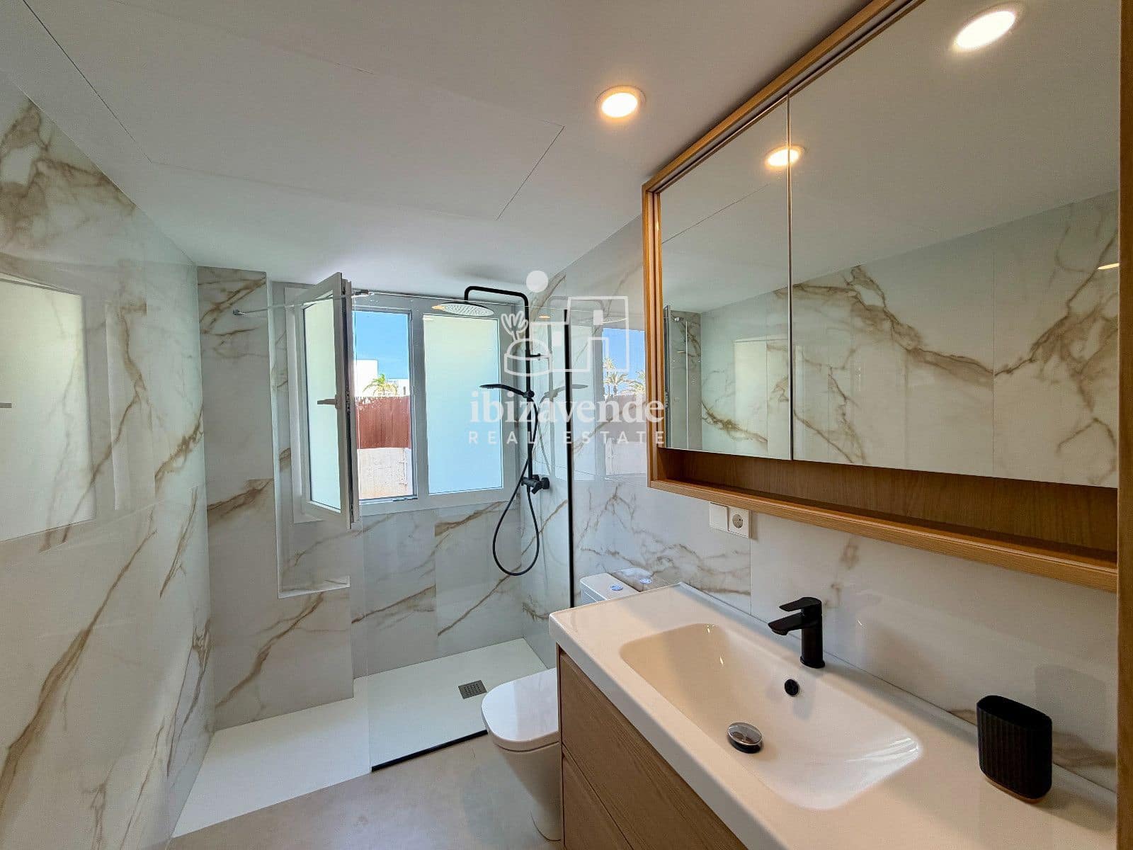 1 soveværelse Lejlighed til leje i Cala d'en Bou med swimmingpool - € 1.000 (Ref: 9679278)