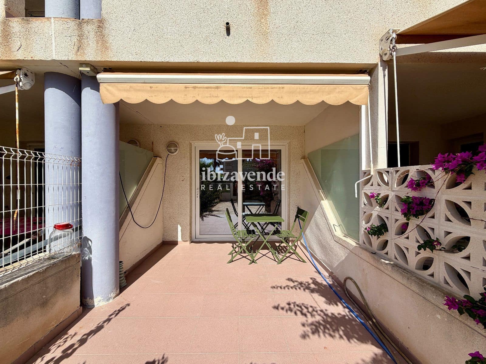 1 soveværelse Lejlighed til leje i Cala d'en Bou med swimmingpool - € 1.000 (Ref: 9679278)