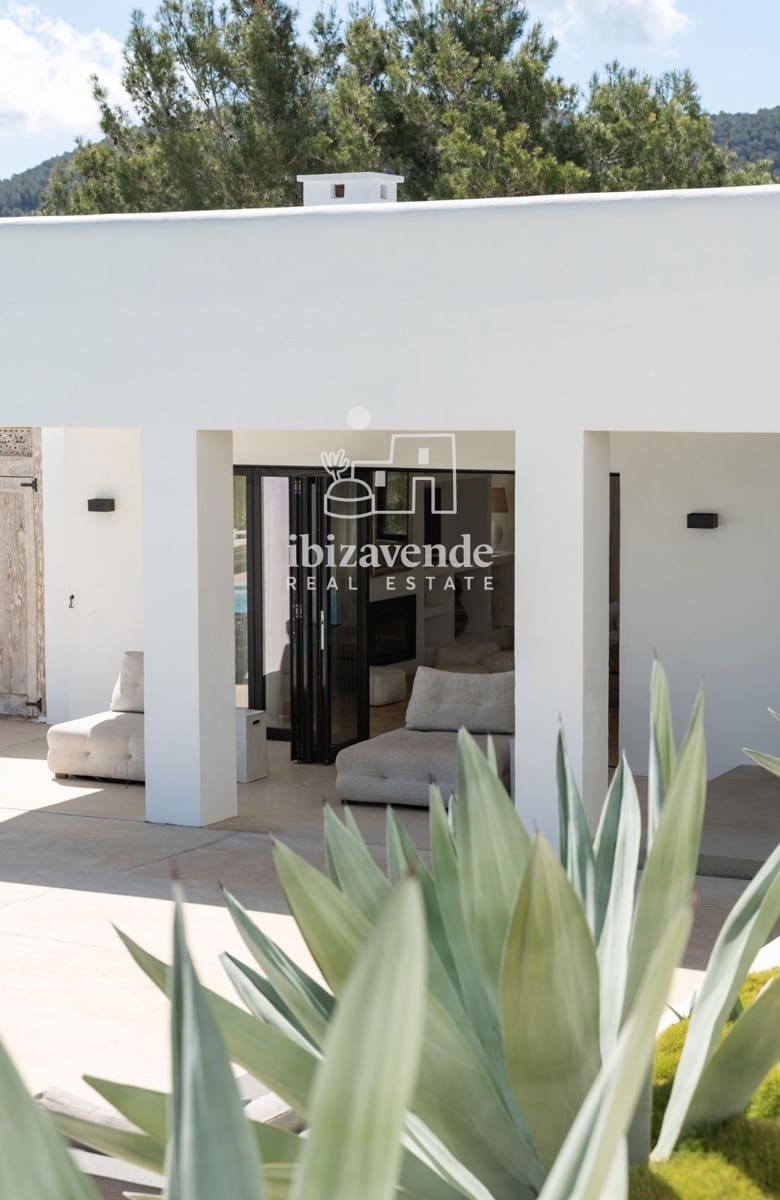 6 bedroom Villa for rent in San Jose / Sant Josep de Sa Talaia with pool garage - € 25,000 (Ref: 9694200)