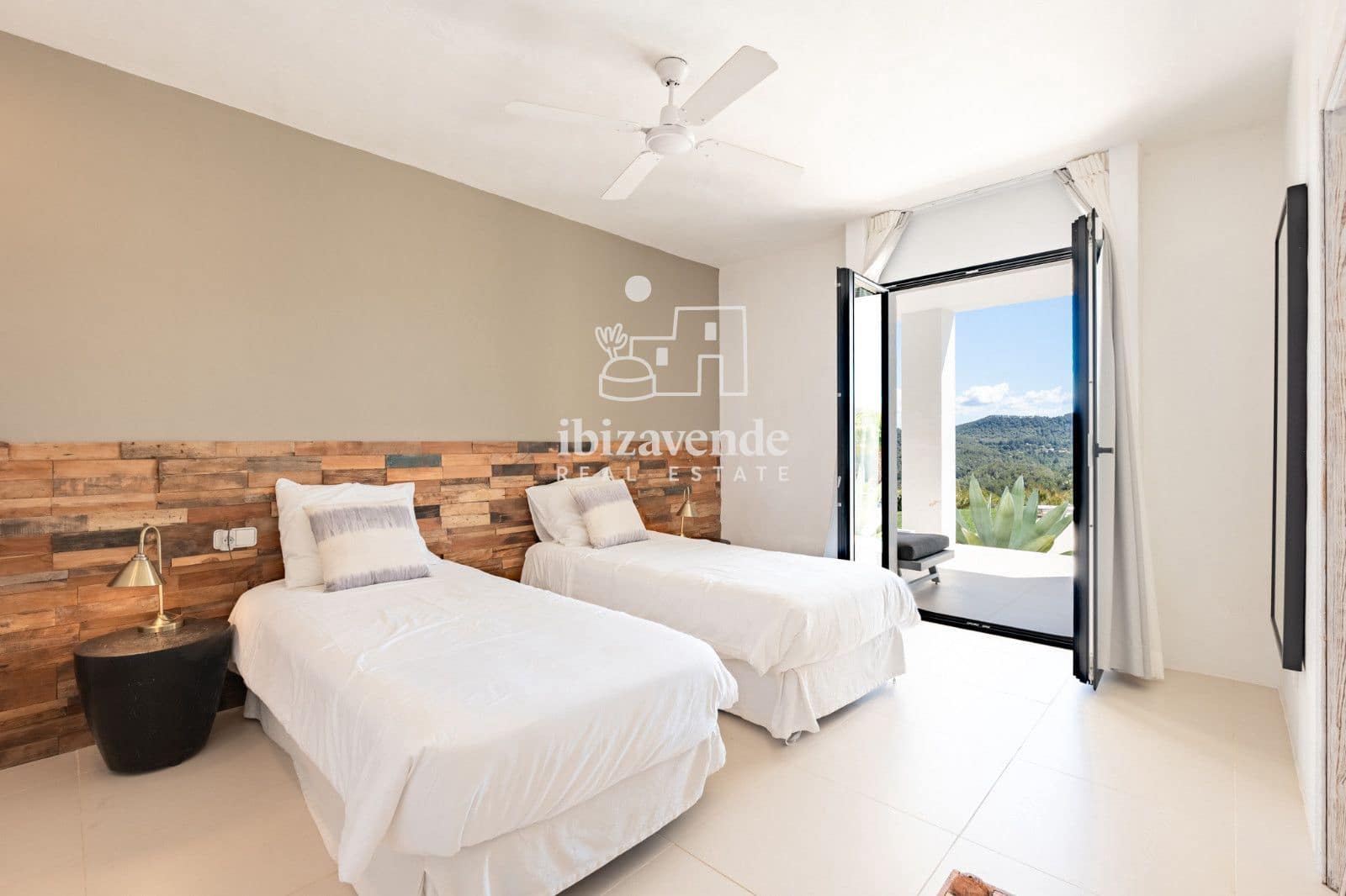 6 bedroom Villa for rent in San Jose / Sant Josep de Sa Talaia with pool garage - € 25,000 (Ref: 9694200)