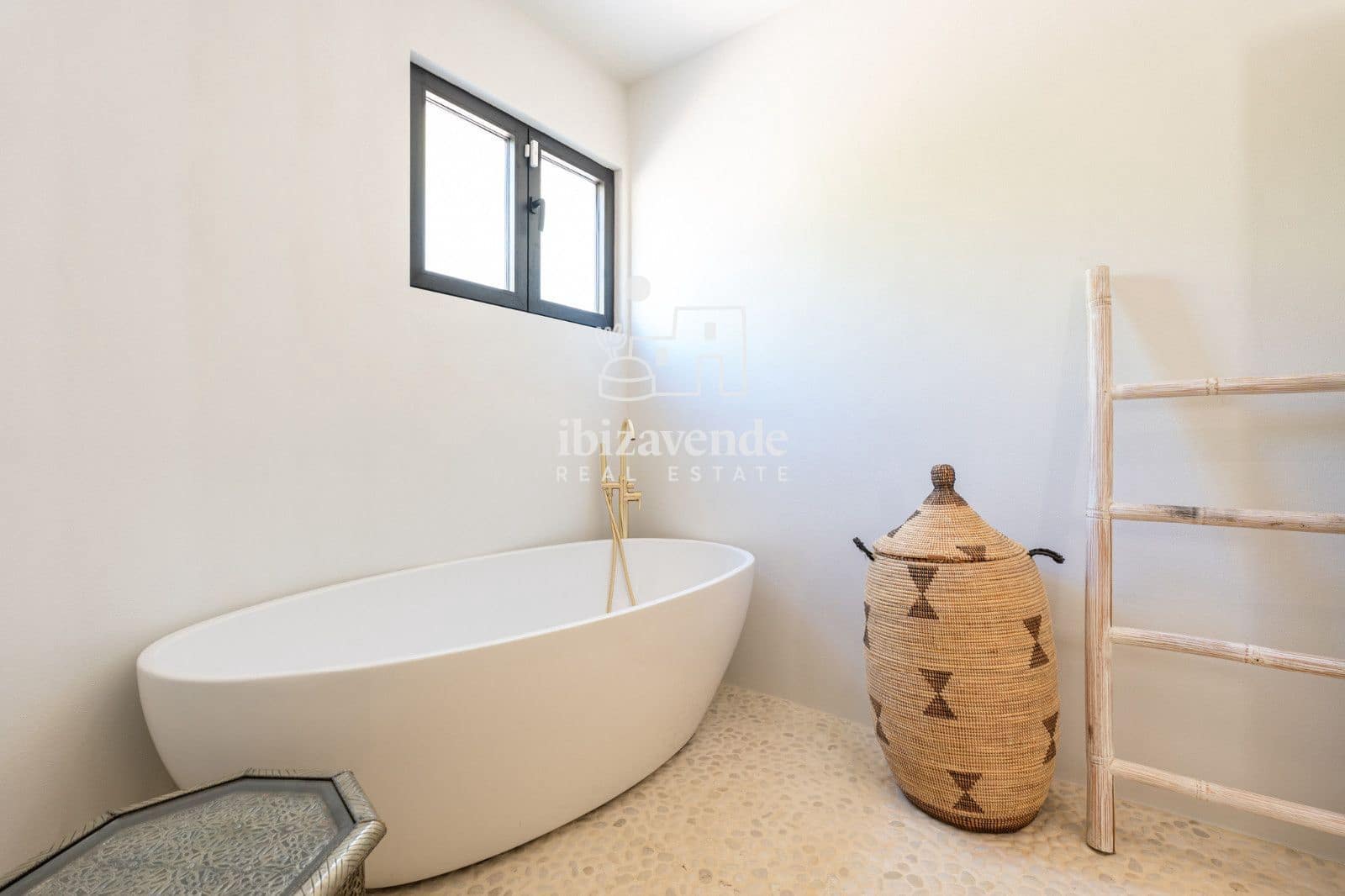 6 bedroom Villa for rent in San Jose / Sant Josep de Sa Talaia with pool garage - € 25,000 (Ref: 9694200)