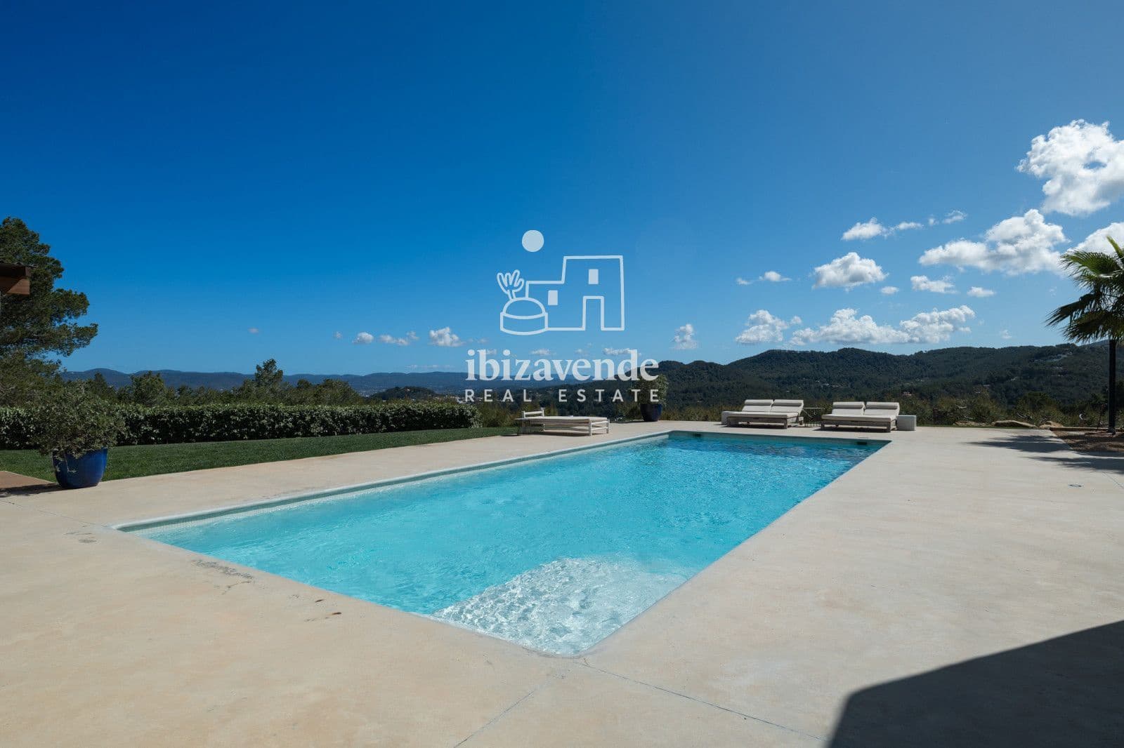 6 bedroom Villa for rent in San Jose / Sant Josep de Sa Talaia with pool garage - € 25,000 (Ref: 9694200)
