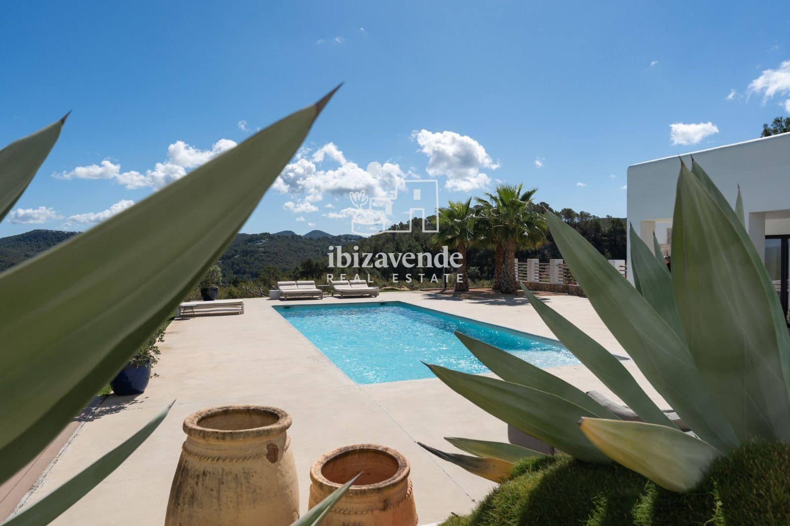 6 bedroom Villa for rent in San Jose / Sant Josep de Sa Talaia with pool garage - € 25,000 (Ref: 9694200)