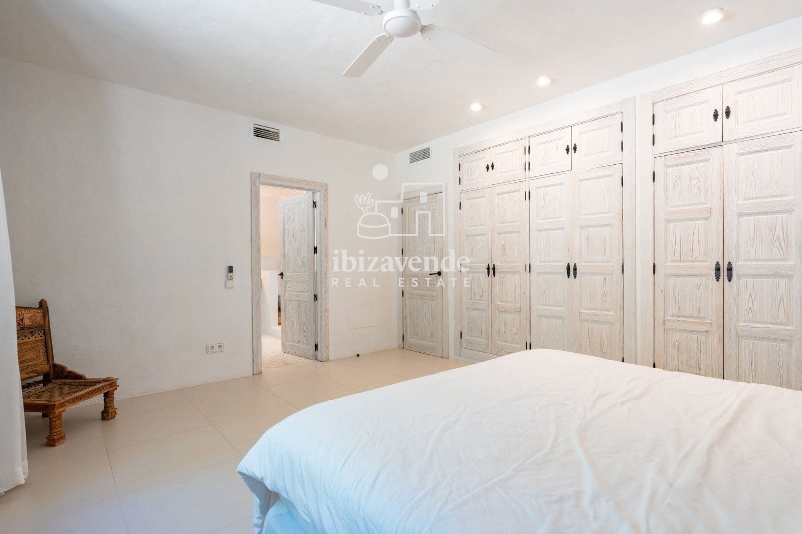 6 bedroom Villa for rent in San Jose / Sant Josep de Sa Talaia with pool garage - € 25,000 (Ref: 9694200)