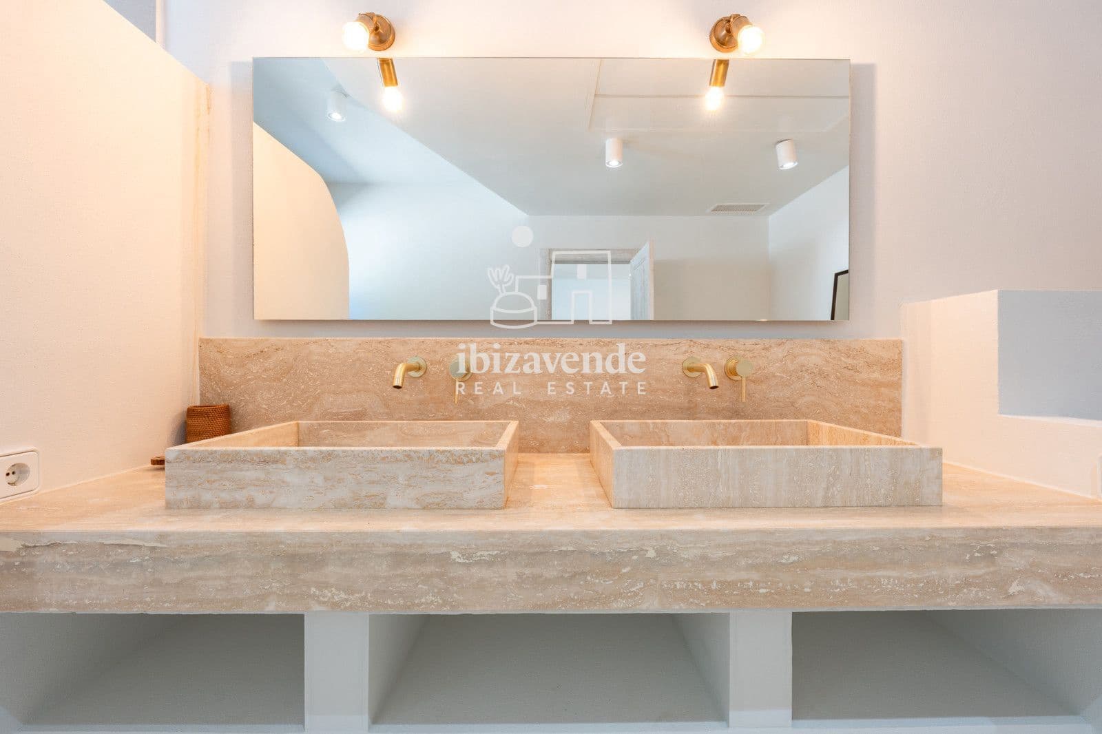 6 bedroom Villa for rent in San Jose / Sant Josep de Sa Talaia with pool garage - € 25,000 (Ref: 9694200)