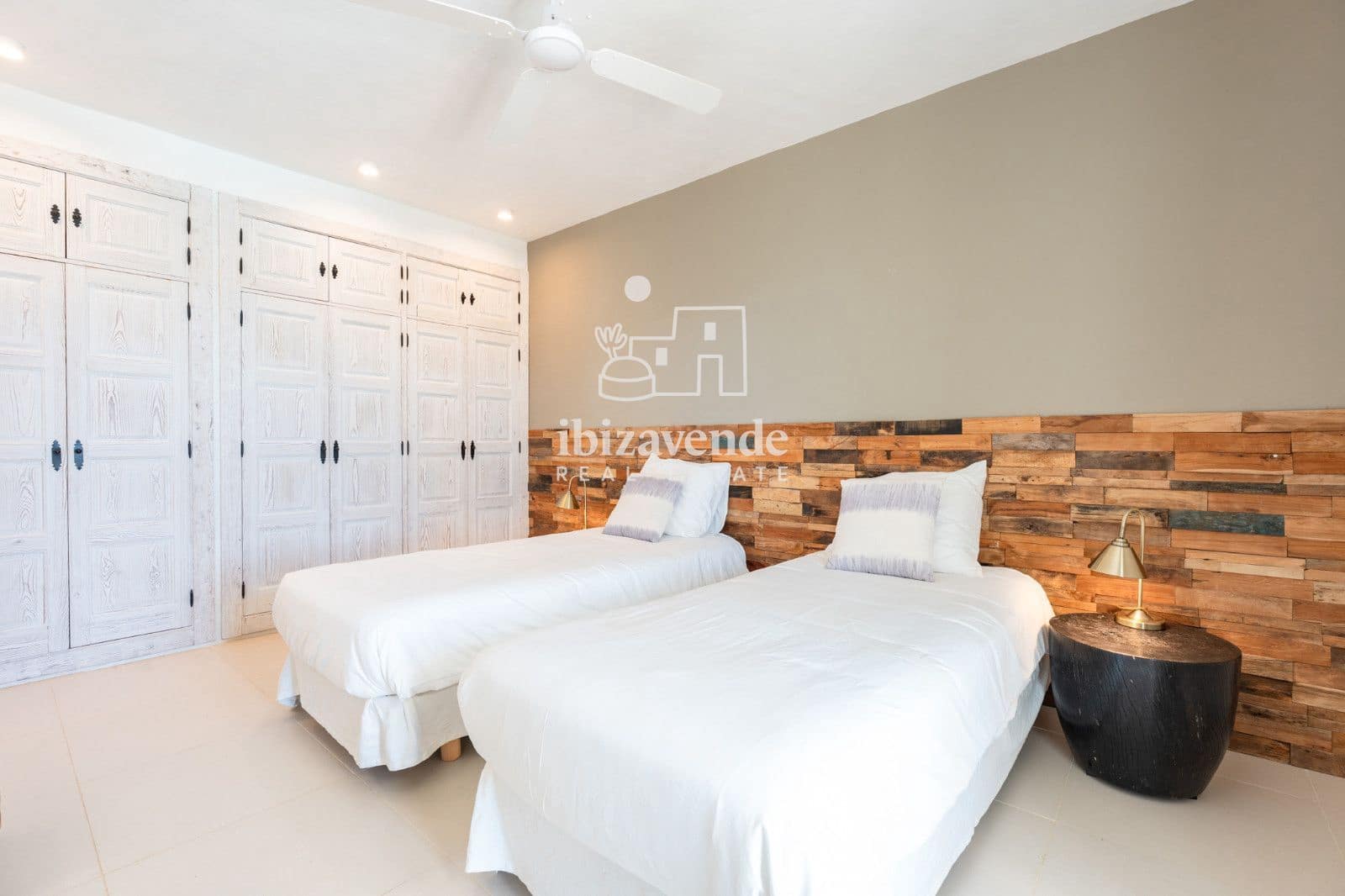 6 bedroom Villa for rent in San Jose / Sant Josep de Sa Talaia with pool garage - € 25,000 (Ref: 9694200)