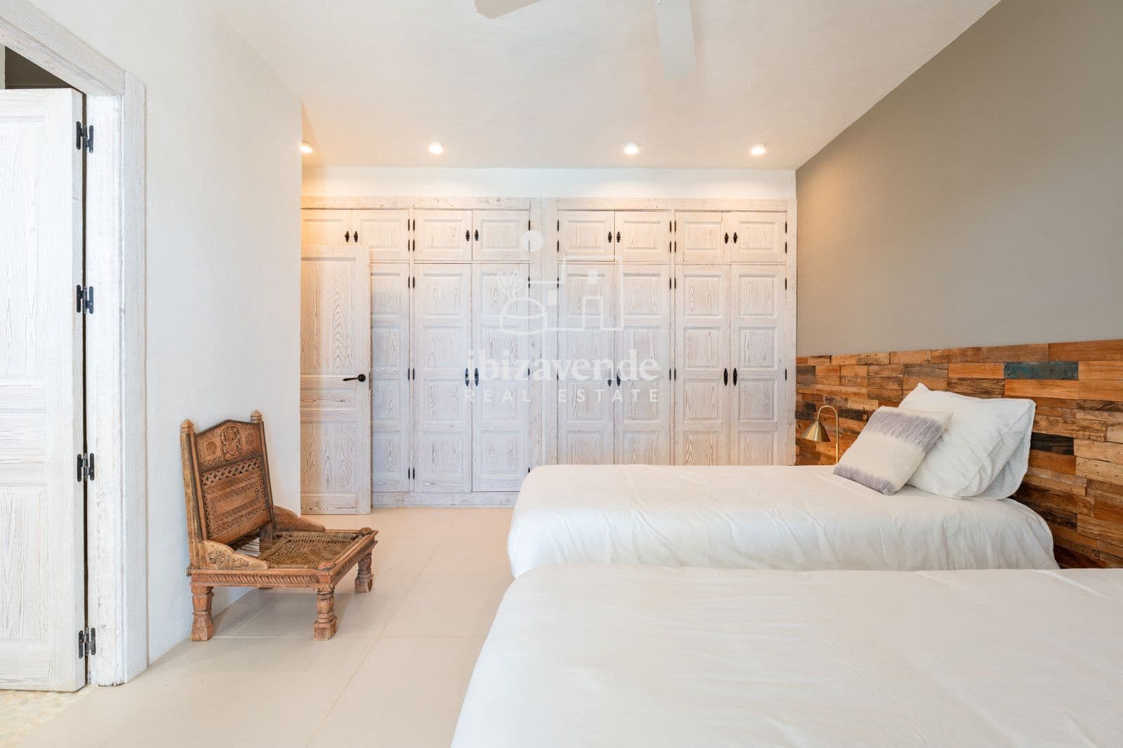 6 bedroom Villa for rent in San Jose / Sant Josep de Sa Talaia with pool garage - € 25,000 (Ref: 9694200)