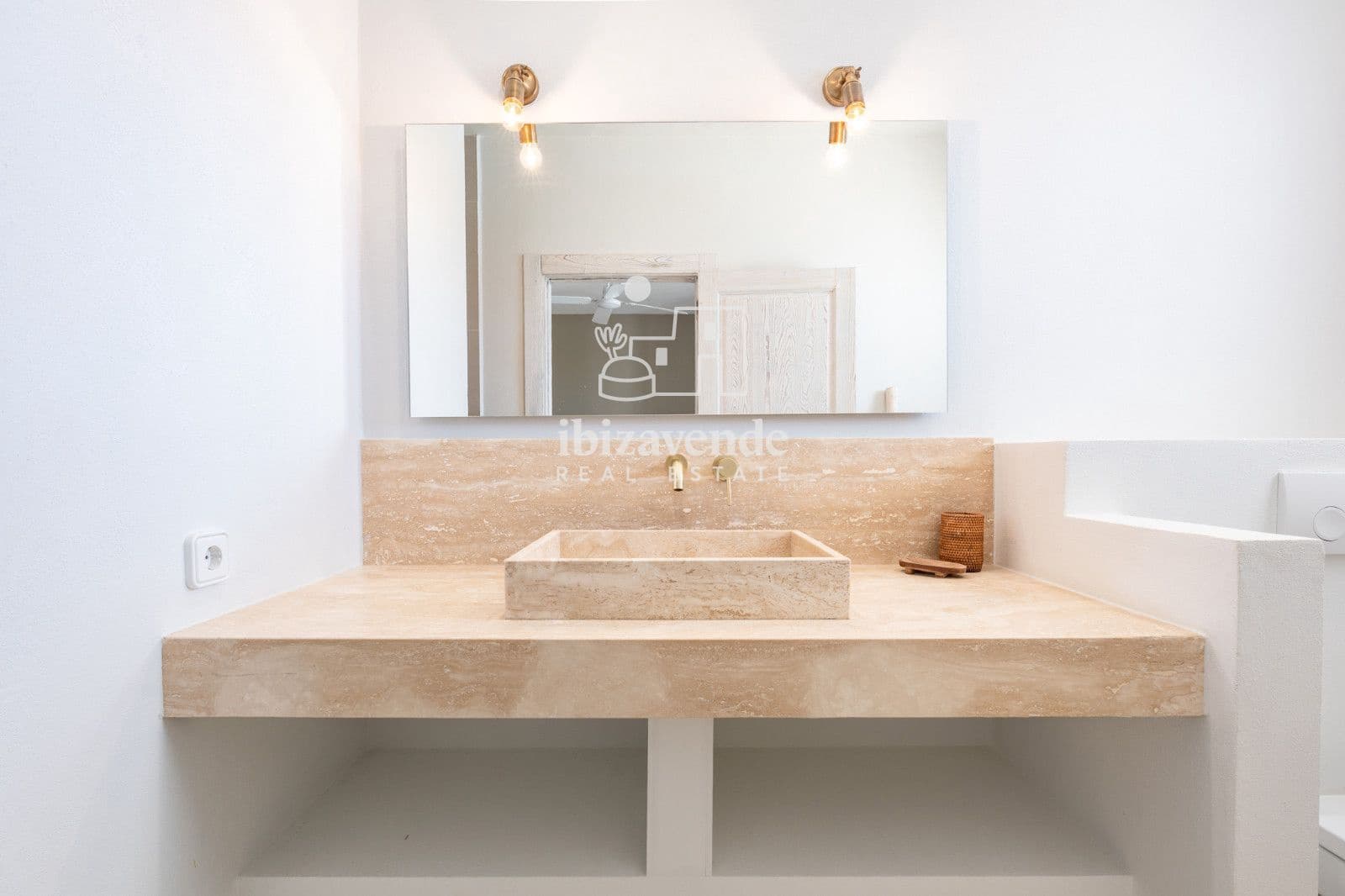 6 bedroom Villa for rent in San Jose / Sant Josep de Sa Talaia with pool garage - € 25,000 (Ref: 9694200)