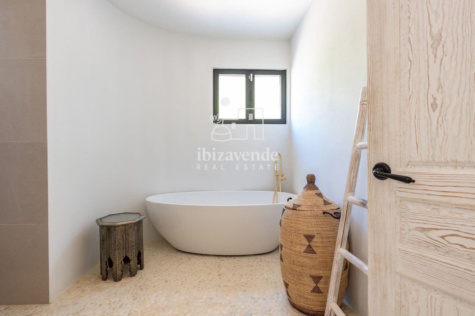 6 bedroom Villa for rent in San Jose / Sant Josep de Sa Talaia with pool garage - € 25,000 (Ref: 9694200)